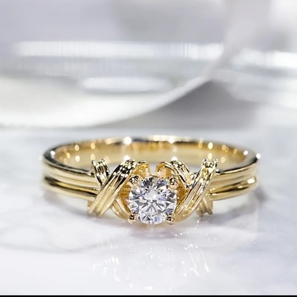 14k Gold Plated Intertwined Ring with CZ Center Stone. - Picture 4 of 8